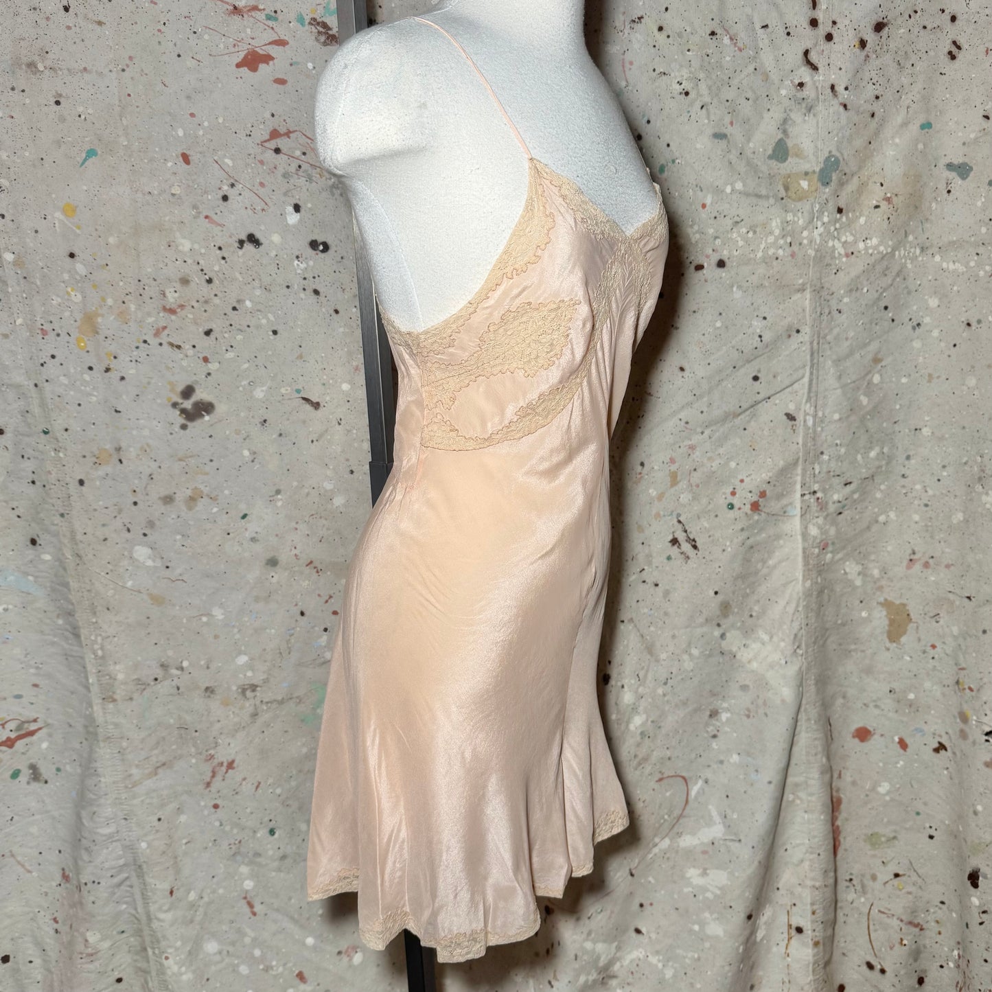 1930s L.ROUFF LINGERIE PARIS BIAS CUT PEACH SILK LACE CAMI KNICKERS