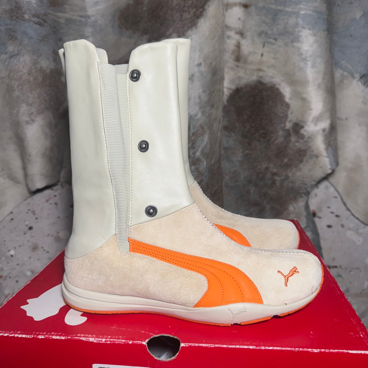 2000s PUMA ORANGE / CREAM TEXTURE BOOT DETACHABLE PUFFER LEG WARMER 8.5