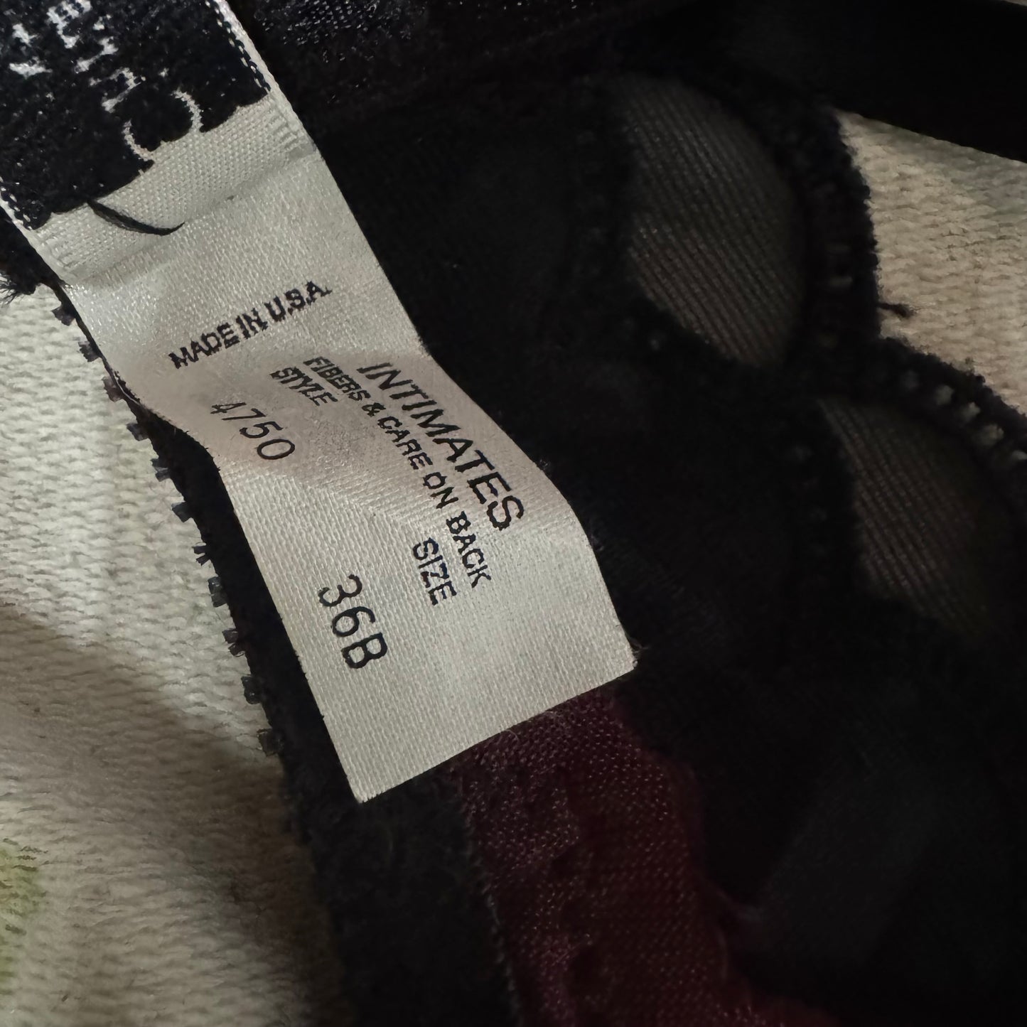 70s / 80s CHRISTIAN DIOR BURGUNDY VELVET BLACK LACE BRA 36B