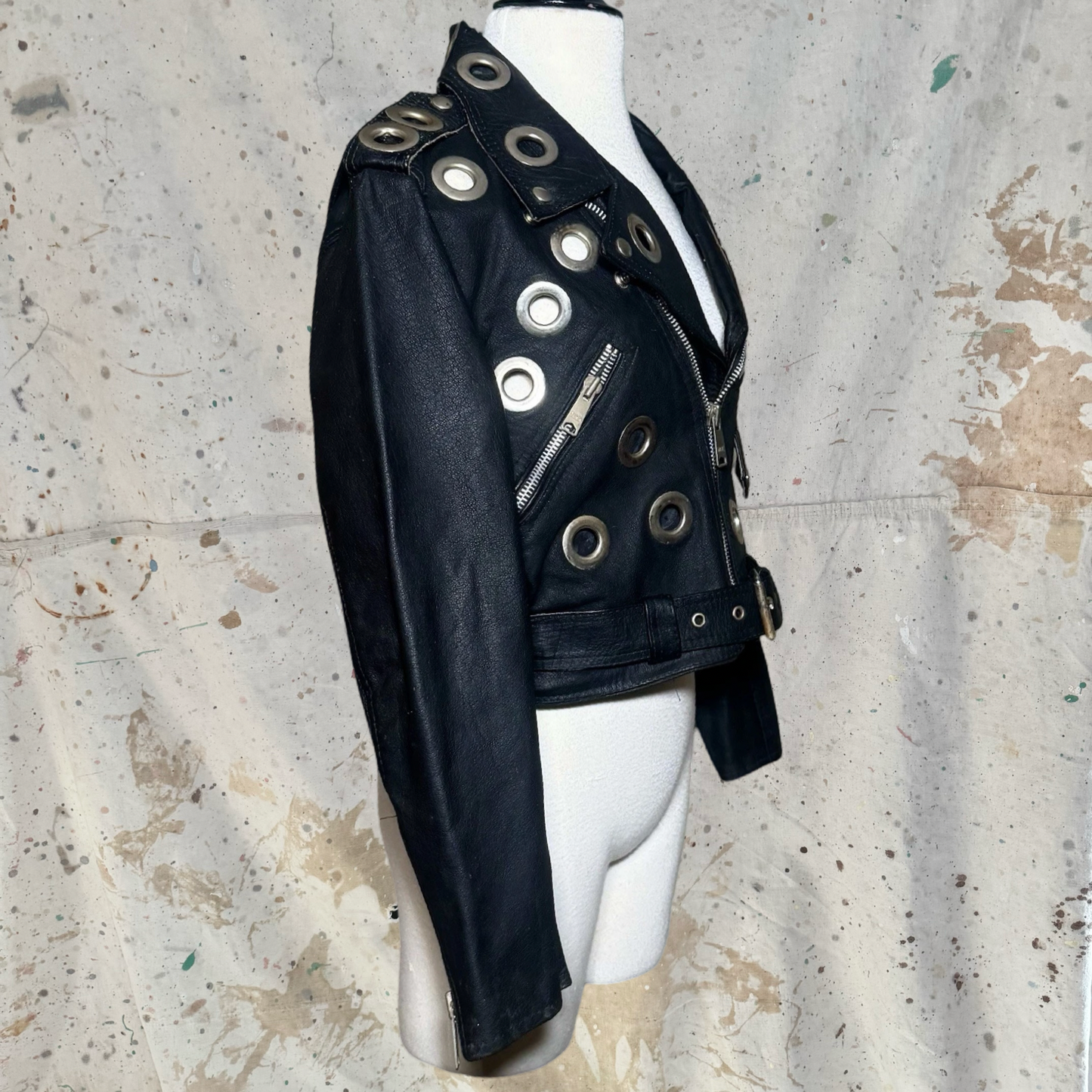 1980s LEATHER GROMMET BODY ARMOR LEATHER PERFECTO MOTORCYCLE BIKER JACKET