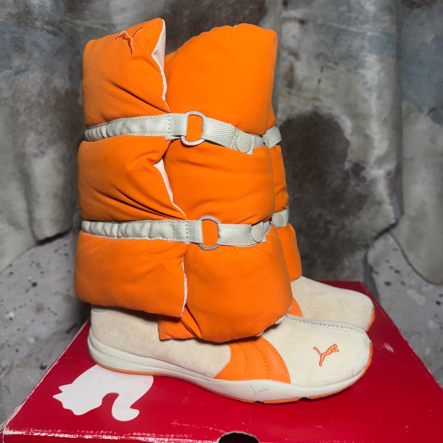 2000s PUMA ORANGE / CREAM TEXTURE BOOT DETACHABLE PUFFER LEG WARMER 8.5