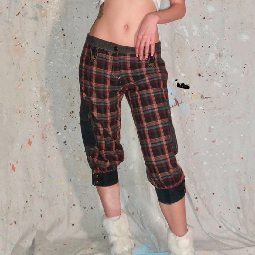 2000s TARTAN CARGO CAPRI PANTS