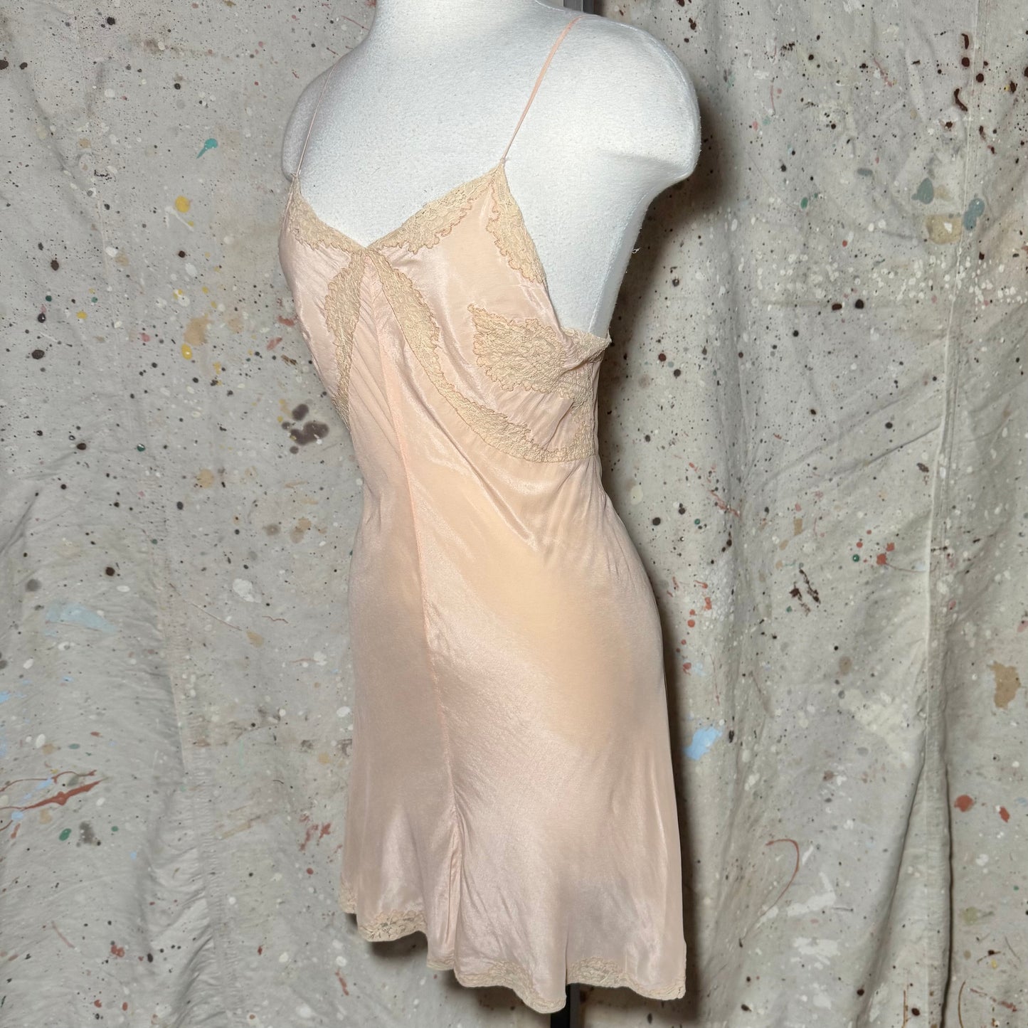 1930s L.ROUFF LINGERIE PARIS BIAS CUT PEACH SILK LACE CAMI KNICKERS