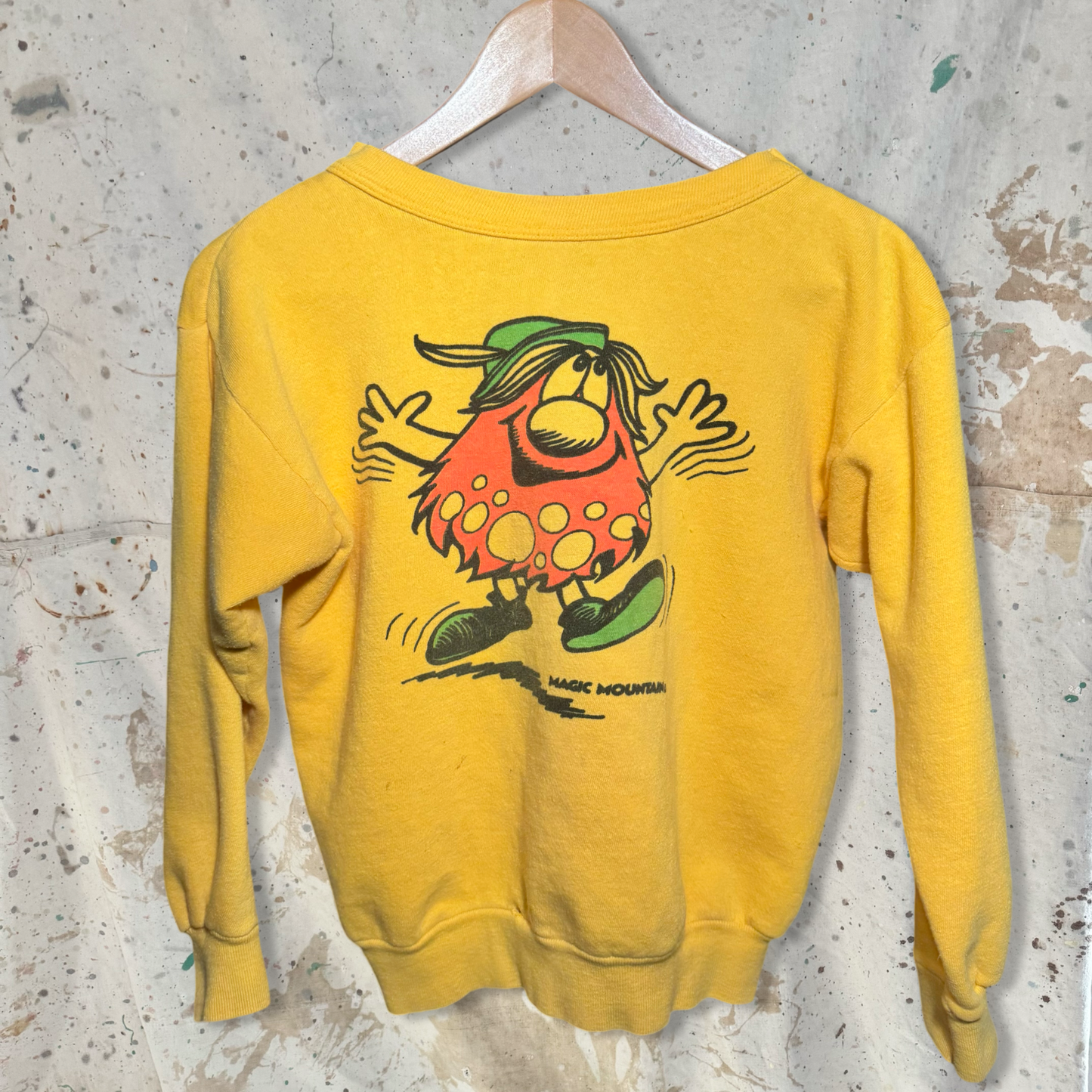 1970s MAGIC MOUNTAIN BLOOP TROLL MASCOT YELLOW CREW NECK SWEATER