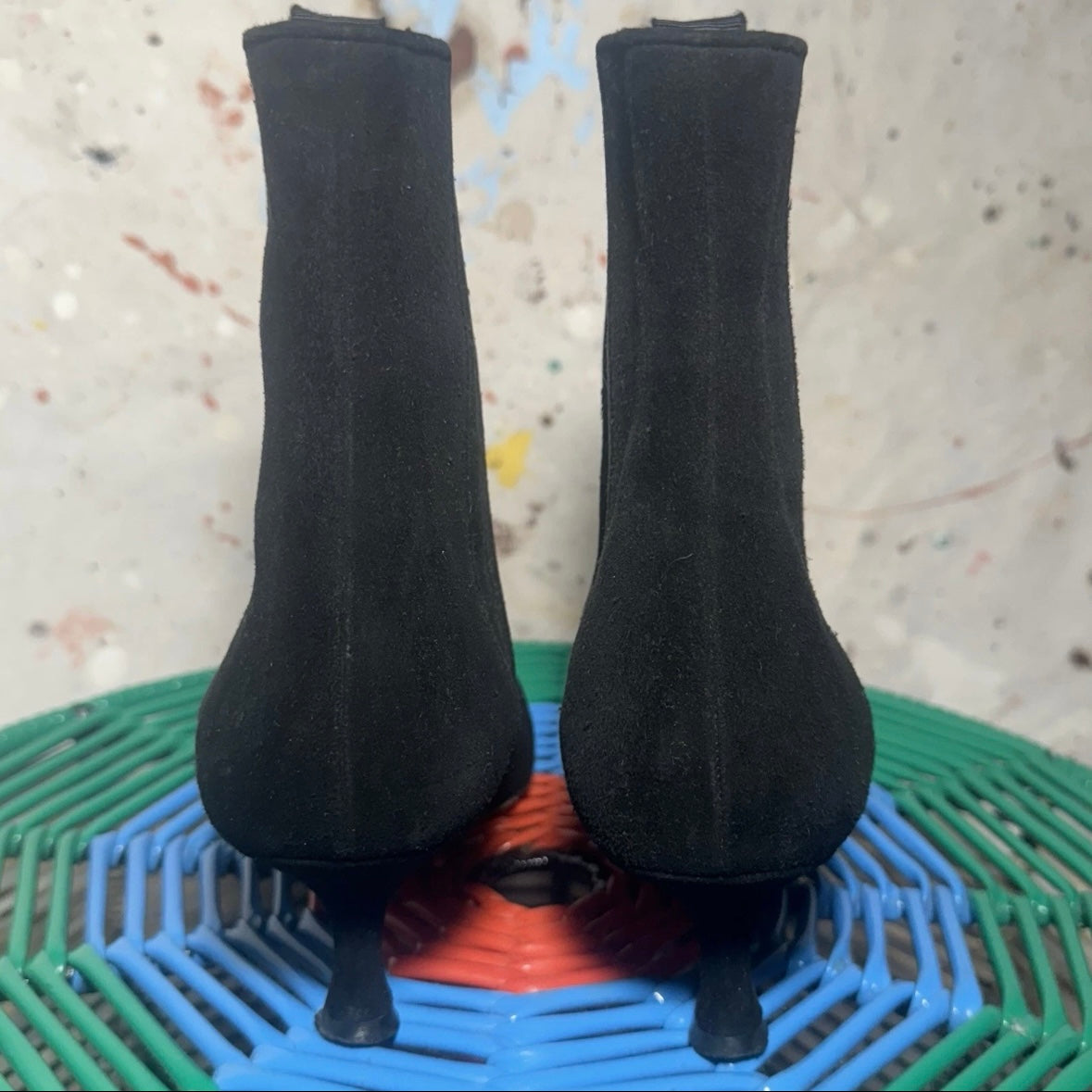 MANOLO BLAHNIK BLACK SUEDE POINT TOE CHELSEA KITTEN HEEL ANKLE BOOT BOOTIE 37