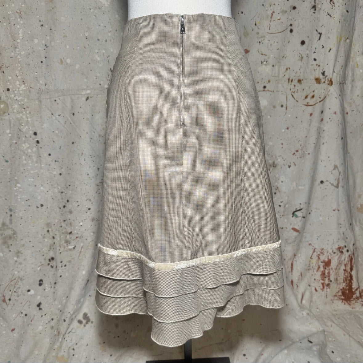 SS 2003 LOUIS VUITTON MARC JACOBS HOUNDSTOOTH A LINE FRILL SKIRT RUNWAY