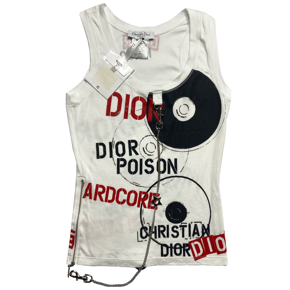 Christian Dior Hardcore Dior white tank with black and red by John Galliano for Dior, spring 2002. Banded neck and arm holes with Hardcore Dior, Poison and J’Adore Dior front and back, vertical zipper detail at one side. Silver tone detachable chain with logo star embellishment and clips at each end. Made in France