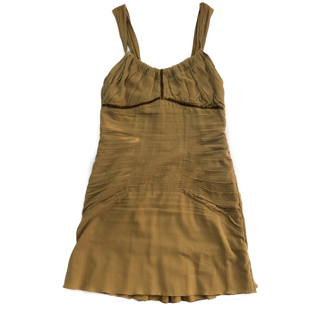 Louis Vuitton 2004 Runway Collection Khaki dress by Marc Jacobs spring collection for Gathered straps with gathered bodice, velvet trim front and back. Hand stitched pleated body with ruching in back and ruffled back hem. Back gold-tone zipper closure beneath exposed exterior ribbon. Fully lined in 100% Linen.