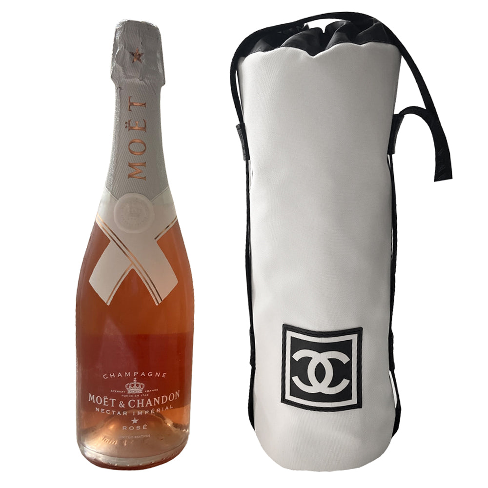 Chanel Sport canvas CC logo draw string water bottle holder by Karl Lagerfeld for Chanel, sport collection 2004. White and black nylon fabric with side zipper and CHANEL nylon webbing, adjustable long strap with sport clip closure. Box CC rubber front logo, black textile interior, date code tag attached. Made in Italy