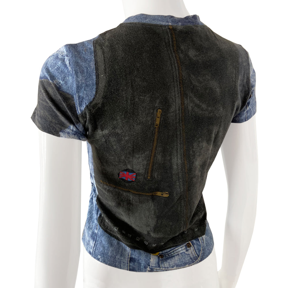 Christian Dior Miss Diorella Trompe L’oeil tee from autumn 2001 by John Galliano for Dior with short sleeve blue denim printed crew neck Illusion printed patches and zippers Fabric: 100% cotton Size: FR 40 Condition: Very good overall, interior tag has fading. Made in France