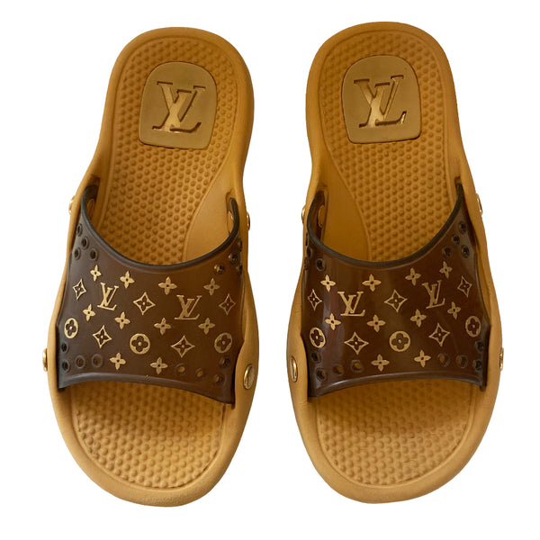 Louis Vuitton Dark Brown Monogram With Gold Logo Center Knitted