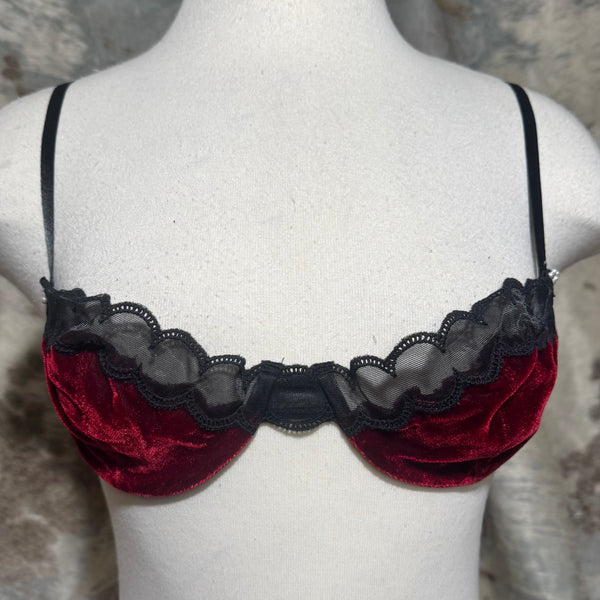 70s / 80s CHRISTIAN DIOR BURGUNDY VELVET  BLACK LACE BRA 36B