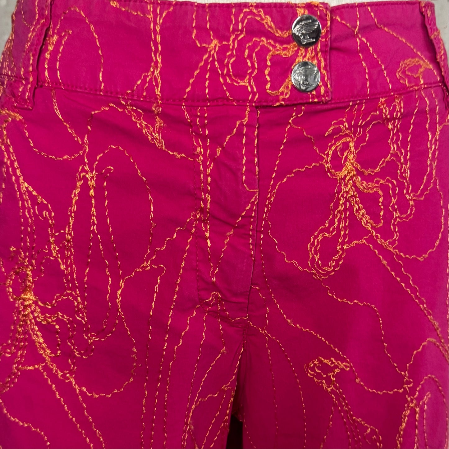 2000s VERSACE SPORT FLORAL EMBROIDERED PINK CAPRI PANTS