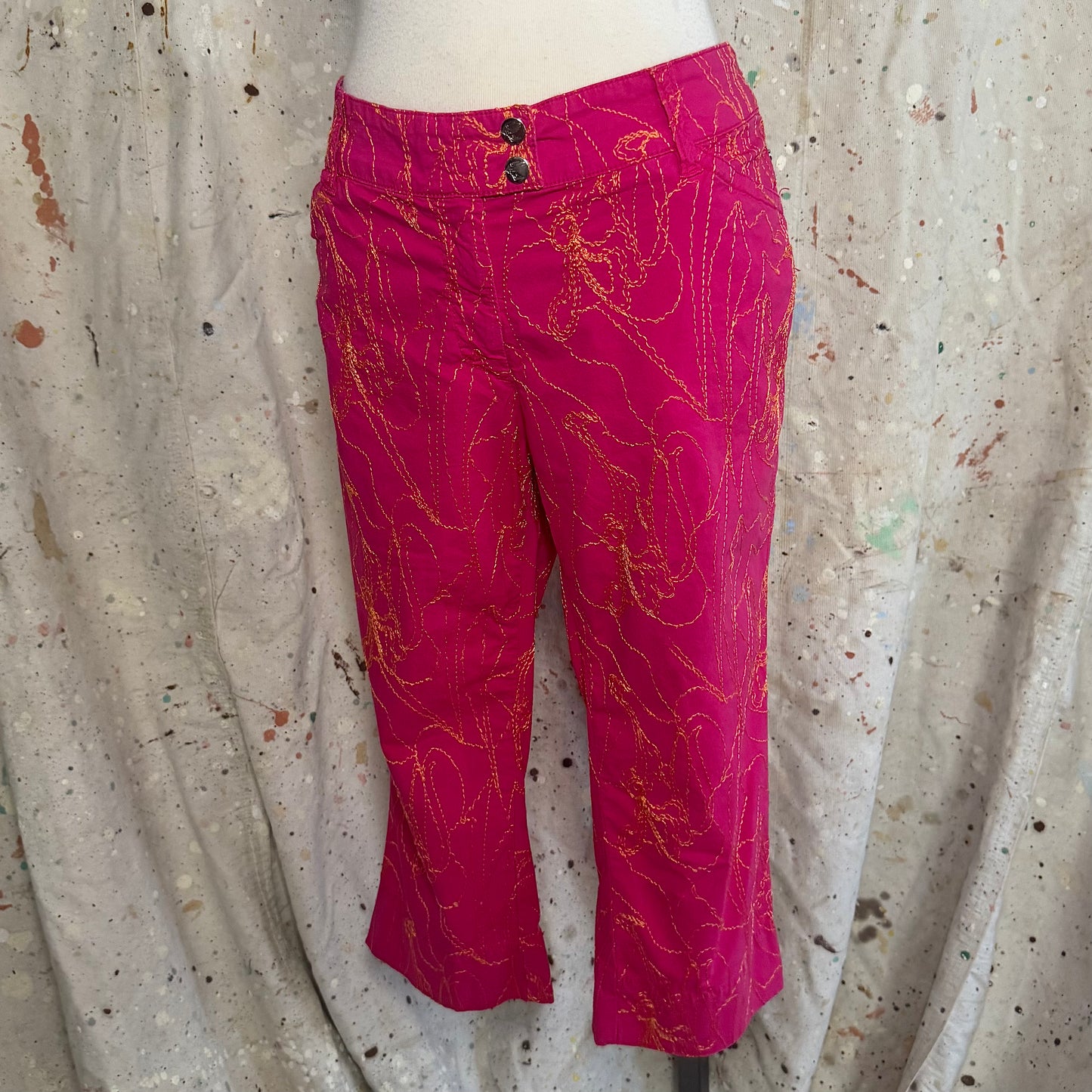 2000s VERSACE SPORT FLORAL EMBROIDERED PINK CAPRI PANTS