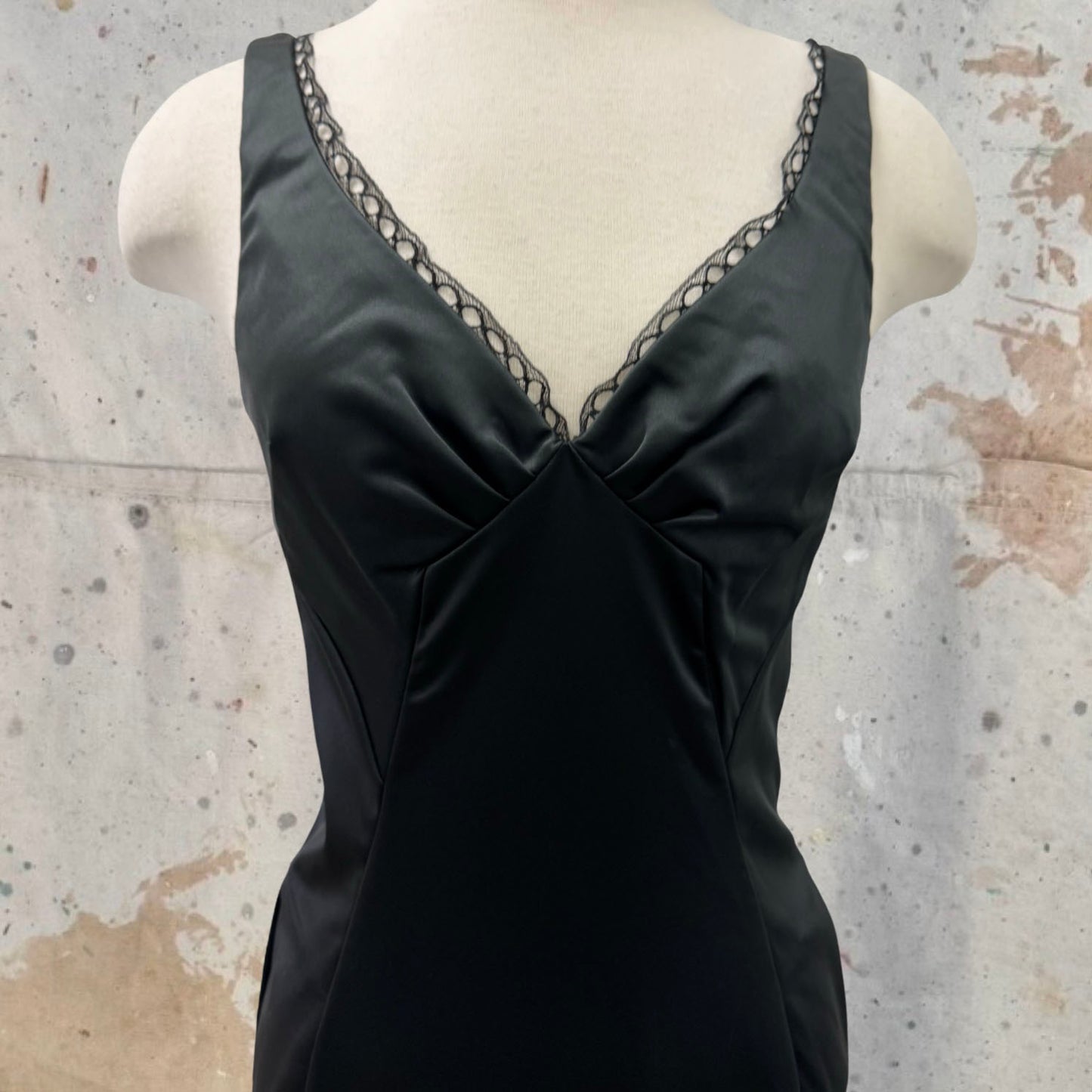 2000s DEADSTOCK D&G DOLCE & GABBANA SATIN BLACK LACE TRIM FITTED MIDI DRESS