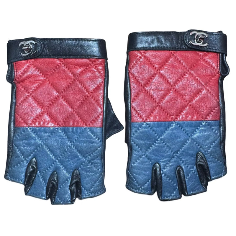 CHANEL QUILTED RED BLUE BLACK CC TURNLOCK FINGERLESS LAMBSKIN GLOVES