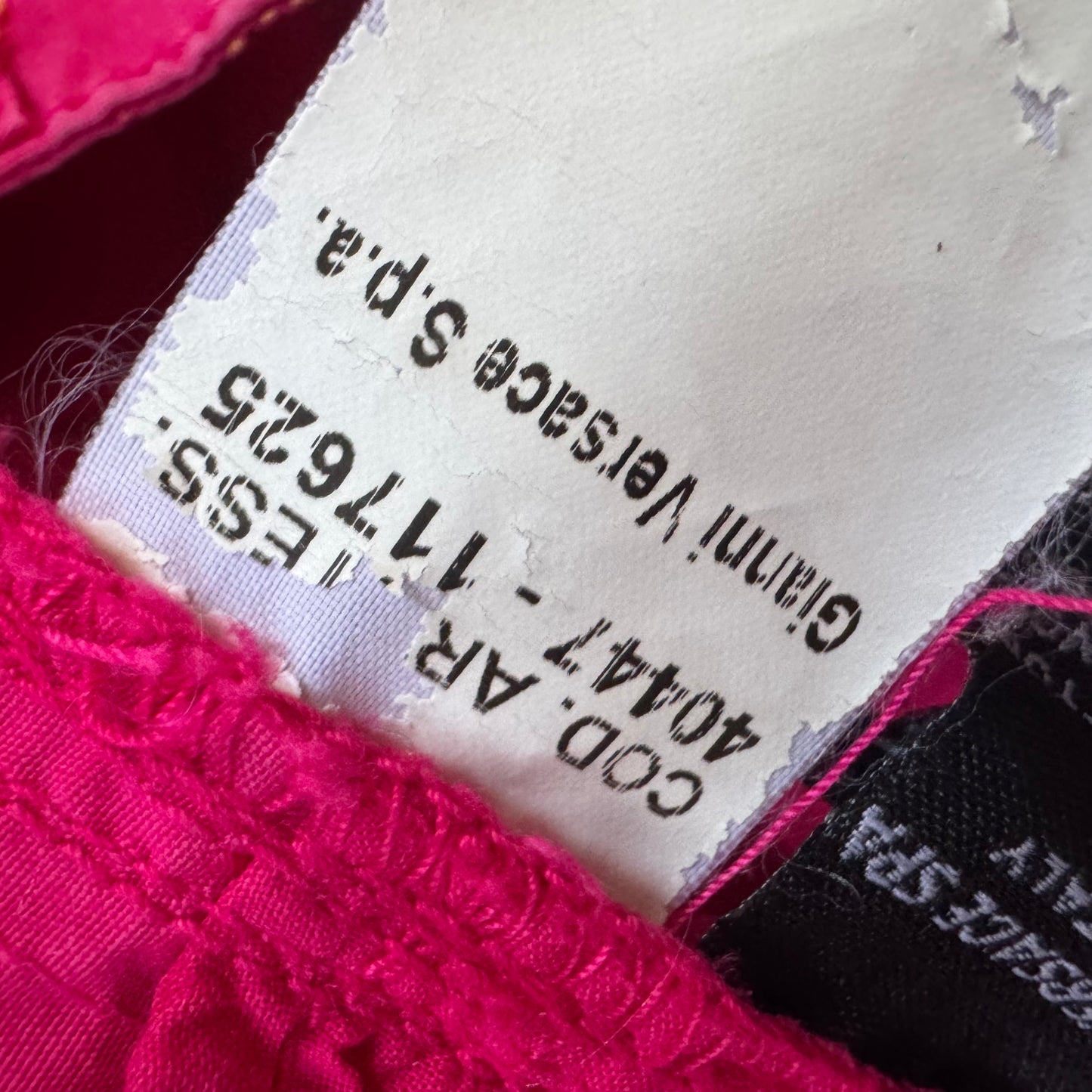 2000s VERSACE SPORT FLORAL EMBROIDERED PINK CAPRI PANTS