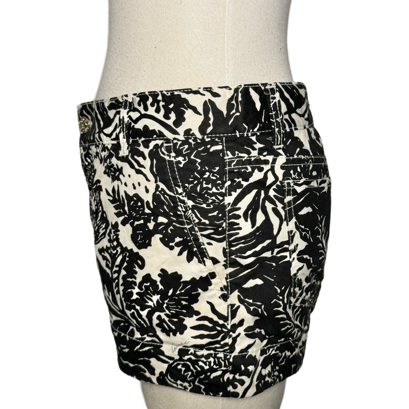 GUCCI 2000s TOM FORD ERA BLACK WHITE HAWAIIAN PRINT SHORTS