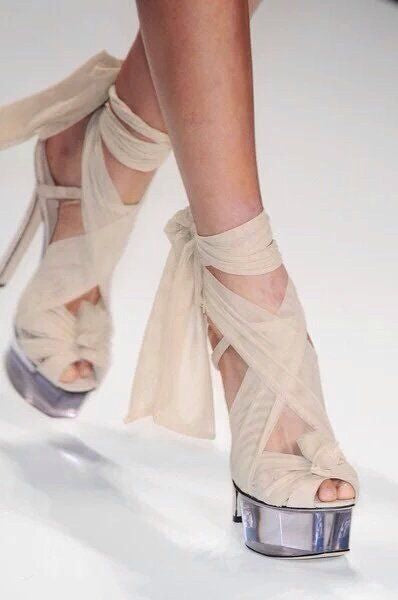 FENDI SS 2010 LUCITE WRAP PLATFORM RUNWAY HEELS - 40