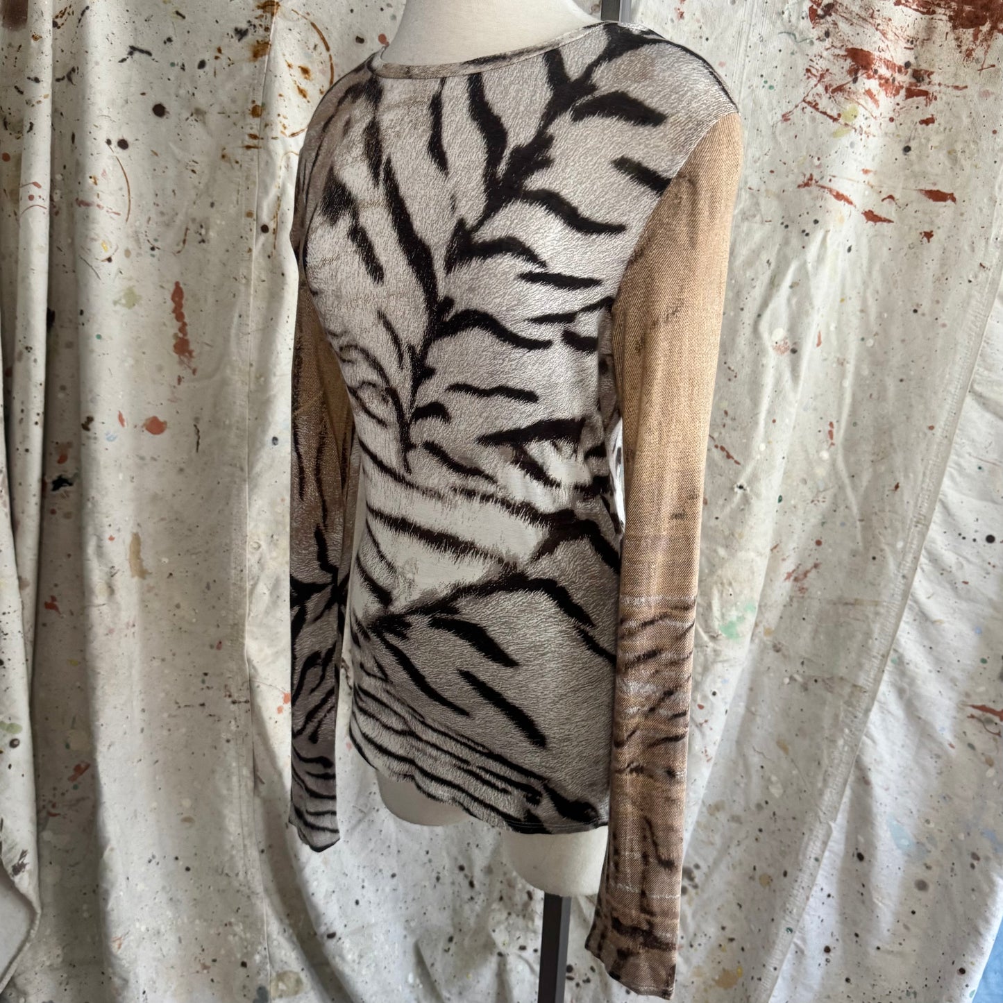 2000s ROBERTO CAVALLI JUST CAVALLI TIGER PRINTED LONG SLEEVE TOP 46