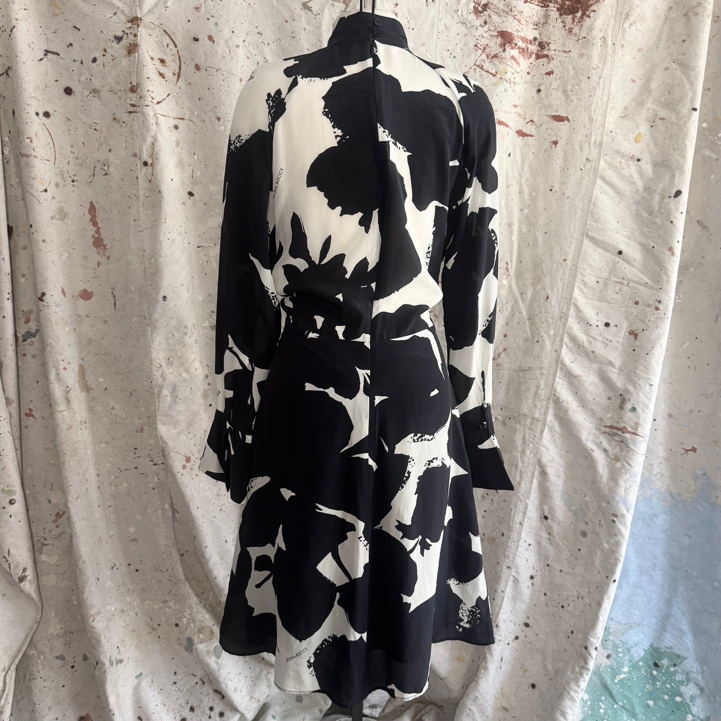 NINA RICCI BLACK WHITE ABSTRACT PRINT SILK HIGH NECK KEYHOLE DRESS 36