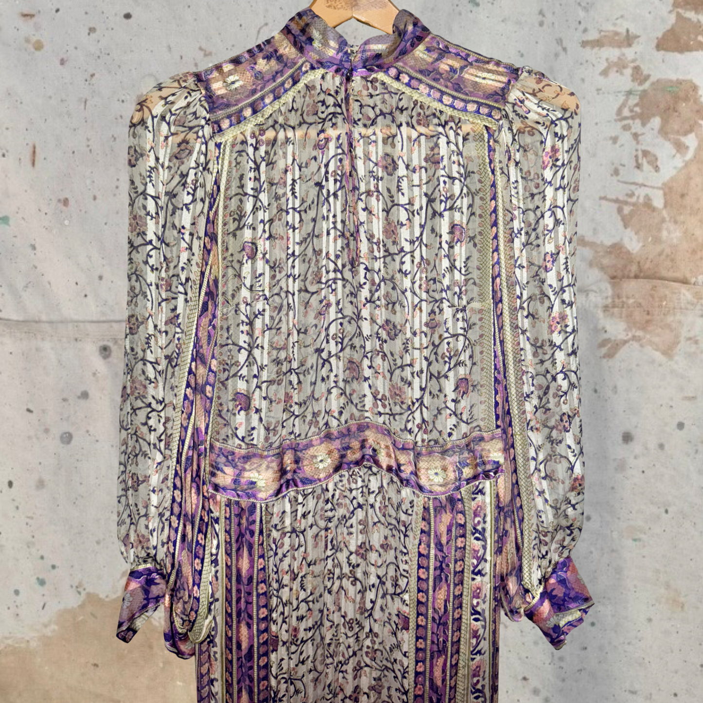 1970s RARE RAKSHA OF HINDIP LONDON SILK PESANT INDIAN PRINTED PURPLE DRESS