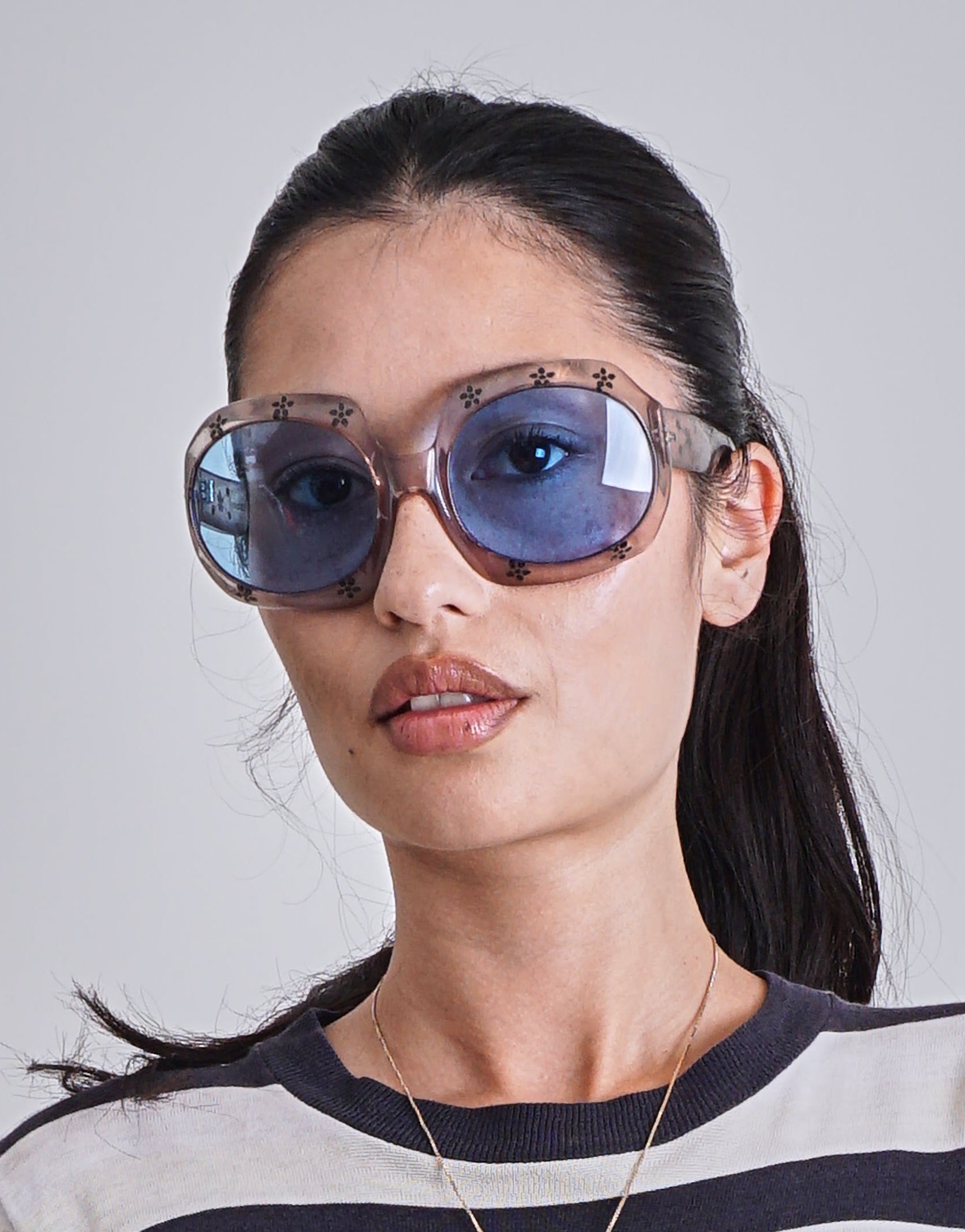 1960s Clear Daisy Oversized Sunglasses