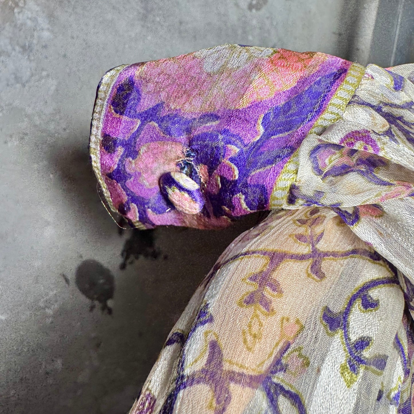 1970s RARE RAKSHA OF HINDIP LONDON SILK PESANT INDIAN PRINTED PURPLE DRESS