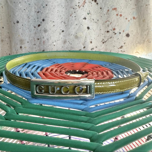 2000s GUCCI GREEN PATENT LEATHER SKINNY SILVER LOGO BUCKLE PLAQUE BELT