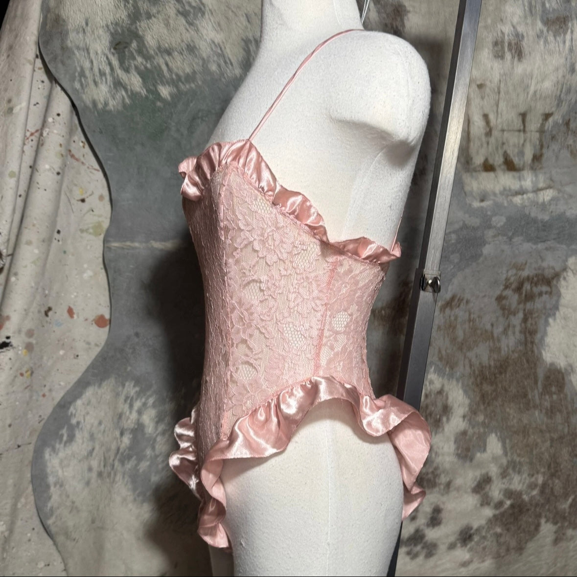 1980s VICTORIAS SECRET GOLD LABEL PINK LACE FRILL TEDDY BODYSUIT