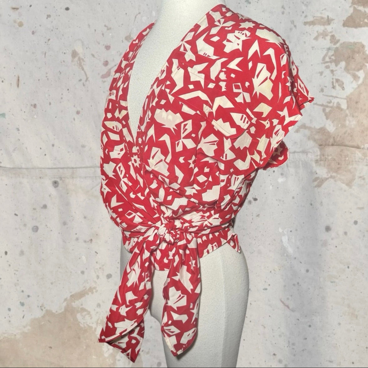 1970s GUCCI RED SILK GEOMETRIC PATTERN WRAP TIE BLOUSE