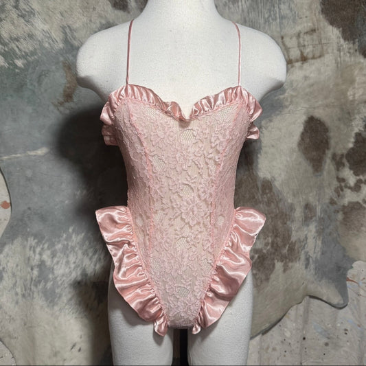 1980s VICTORIAS SECRET GOLD LABEL PINK LACE FRILL TEDDY BODYSUIT