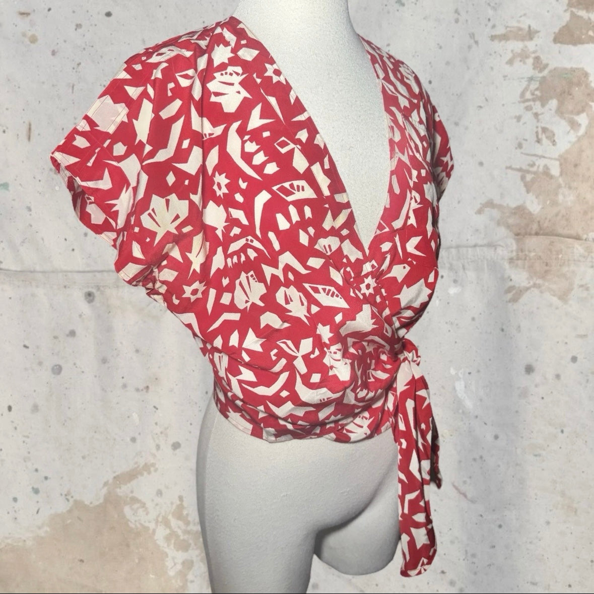 1970s GUCCI RED SILK GEOMETRIC PATTERN WRAP TIE BLOUSE