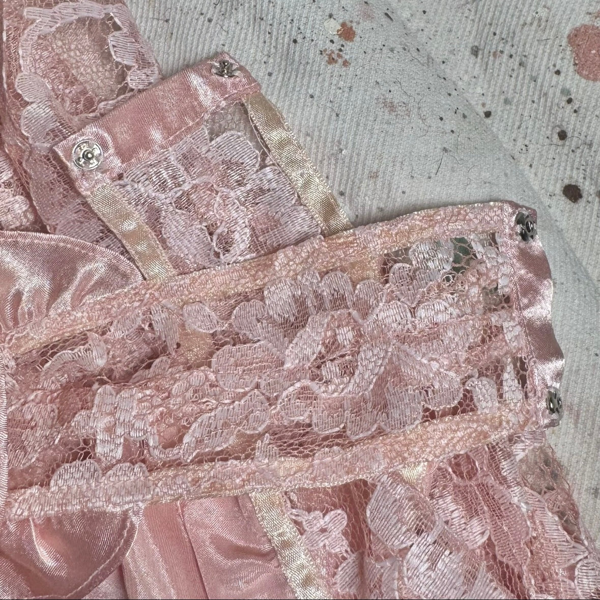 1980s VICTORIAS SECRET GOLD LABEL PINK LACE FRILL TEDDY BODYSUIT