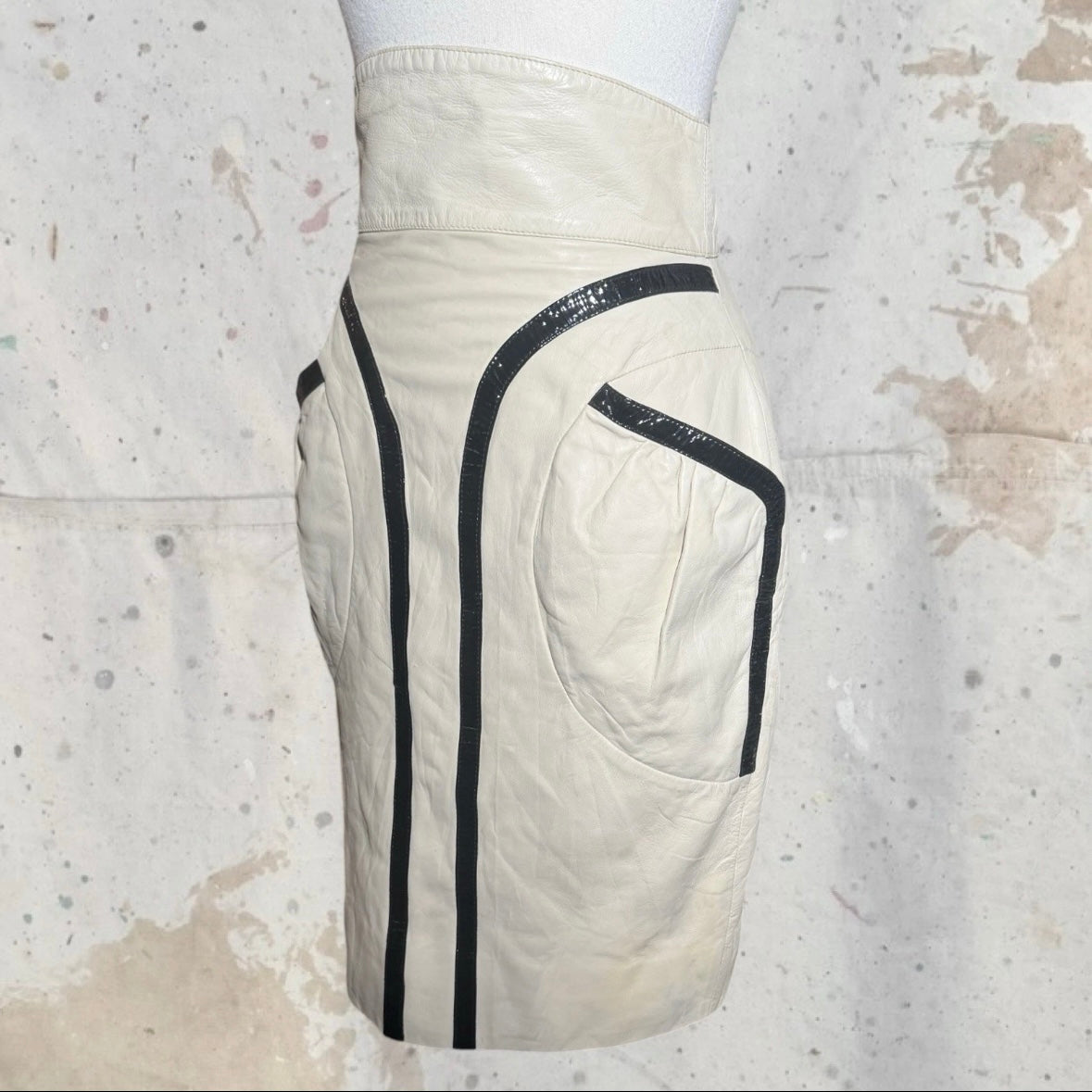 FENDI CREAM LAMBSKIN LEATHER PATENT TRIM HIGH WAIST POCKET PENCIL SKIRT
