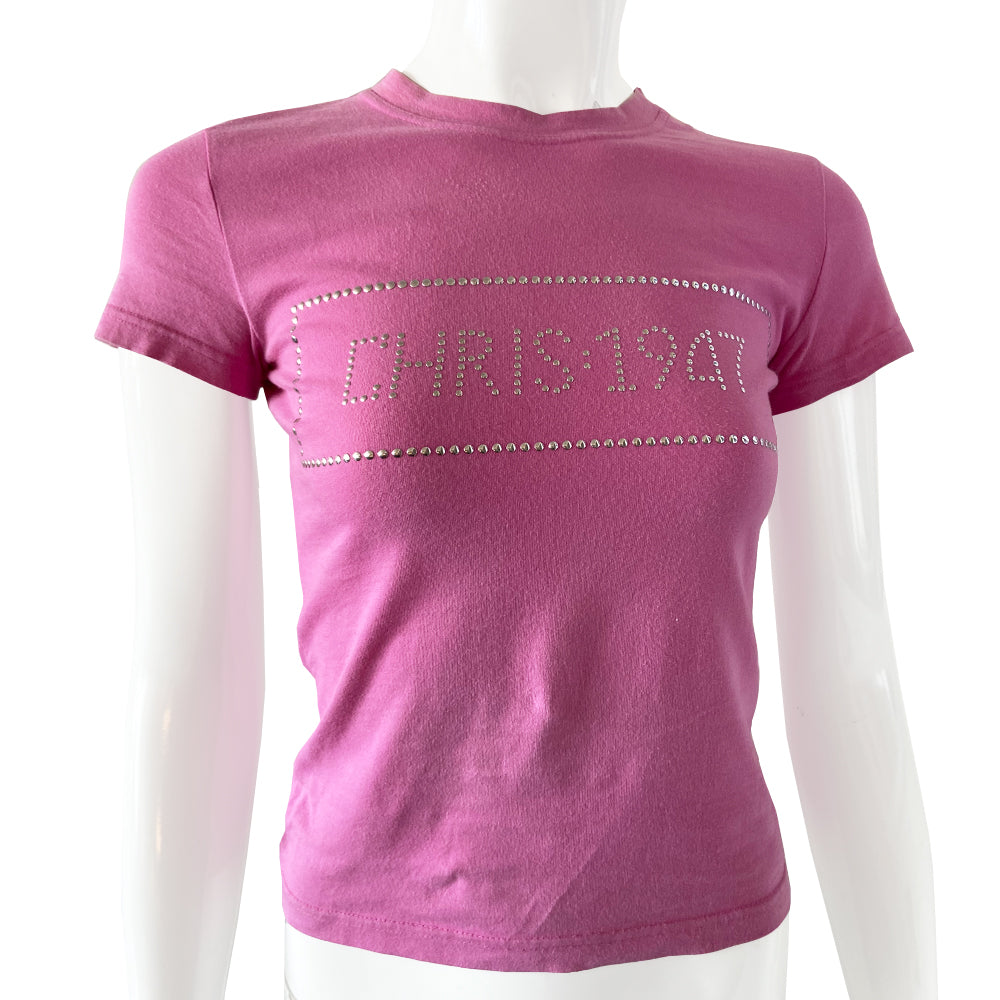Christian Dior pink Chris 1947 tee by John Galliano for Dior, summer 2003. Crew neck Short sleeve tee with Chris 1947 surrounded by a rectangular box design all made from silver-tone metal studs in front. Made in France 