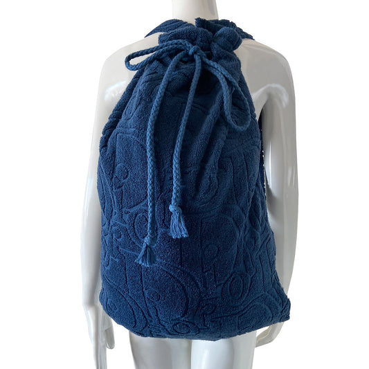 Christian Dior marine blue towel and backpack set with all over Dior logo jacquard terry towelling fabric with drawstring closure backpack and matching logo jacquard towel Fabric: 100% Cotton. Made in France 