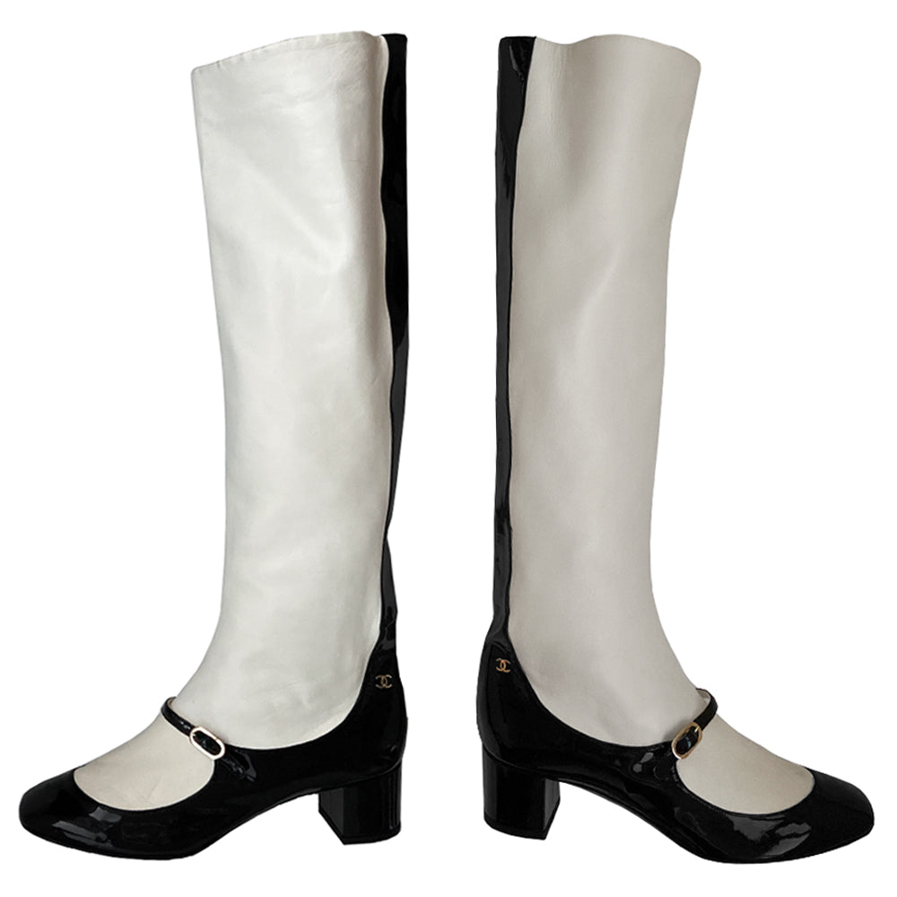 Chanel rare unused two-tone Mary Jane lamb leather sample boots from 2000 Cruise by Karl Lagerfeld for Chanel. Block heel black patent Mary Jane shoes attached to white lamb leather to the knee “sock” with black patent along the back boot shaft, gold-tone CC logo at outer heels. Original sticker on soles. Size: 40 Made in Italy 