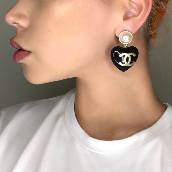 Chanel Heart CC Drop Earrings - Black