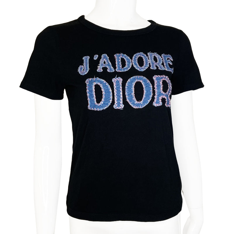 J'adore Dior denim appliqué short sleeve black tee by John Galliano for Dior, spring 2002 with light blue frayed denim Dior appliqué with contrast pink embroidered stitching in front and No 1 in back. Made in France