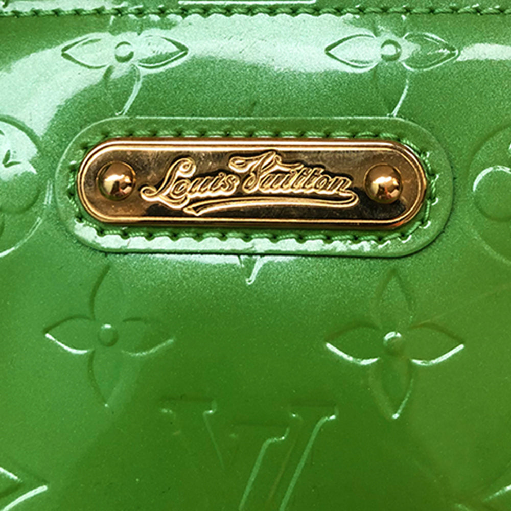 Louis Vuitton Wilshire PM Circa 1998-2000s Marks on the exterior and interior trim glazing. Gold-tone hardware and exterior engraved name plate Matching textile interior with one zip pocket Single D-ring lobster claw style interior closure Color: Vert Tonic
